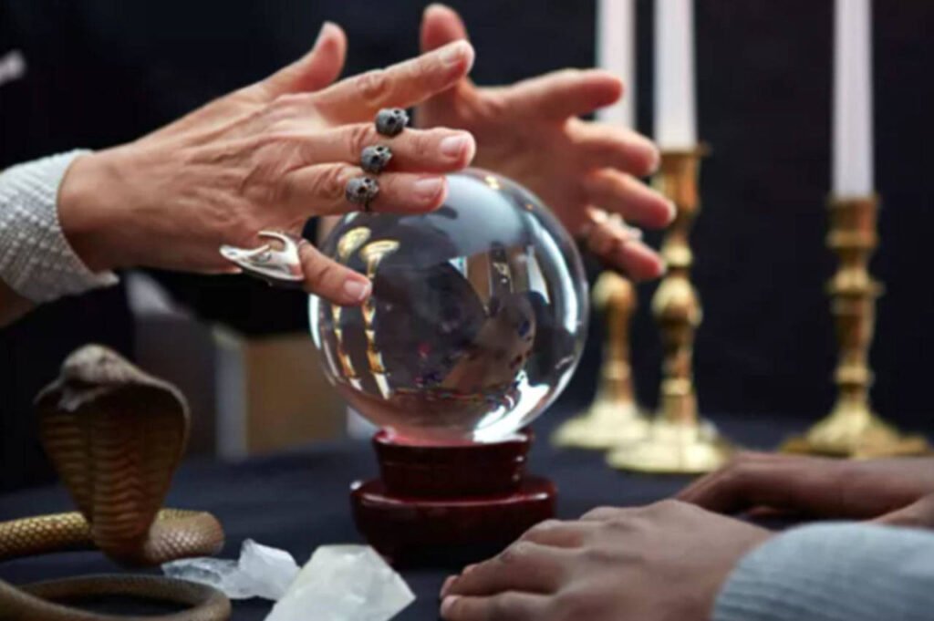 What makes a Clairvoyant different from a Psychic or a Medium? 