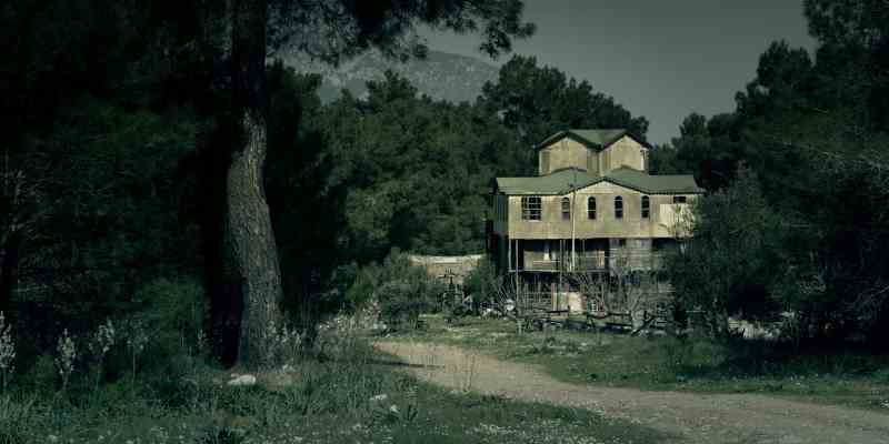 What is the Spiritual Meaning of Dream of being in a haunted house?