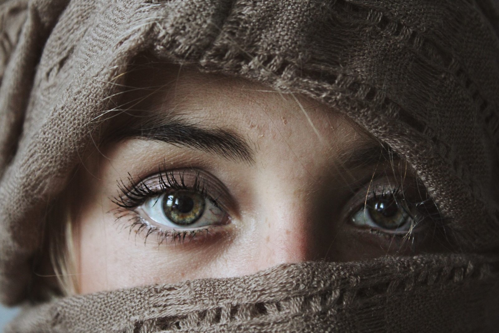 Left & Right eye twitching: 10 spiritual meaning of eye twitches for females